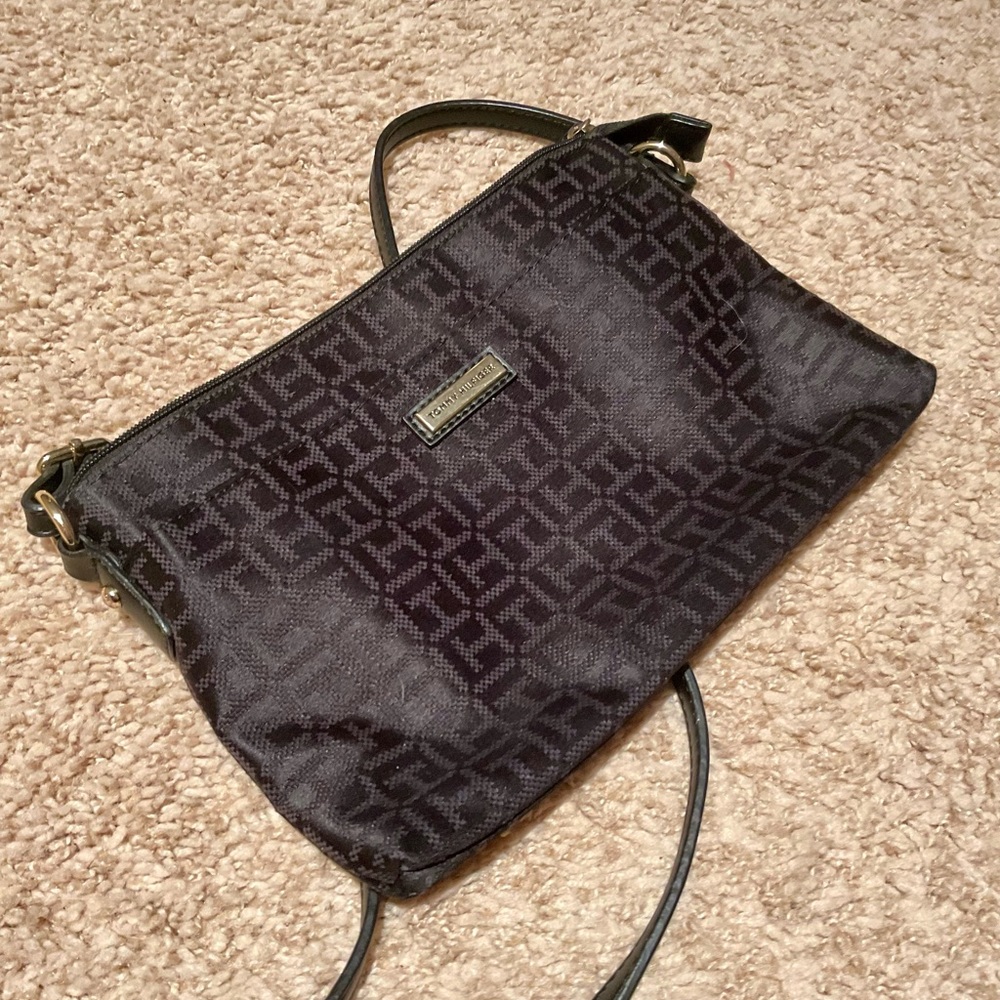 Tommy Hilfiger crossbody purse